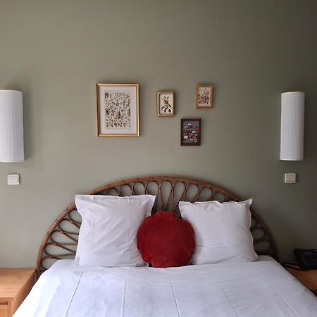 Hostellerie Du Lys Lamorlaye Eksteriør bilde