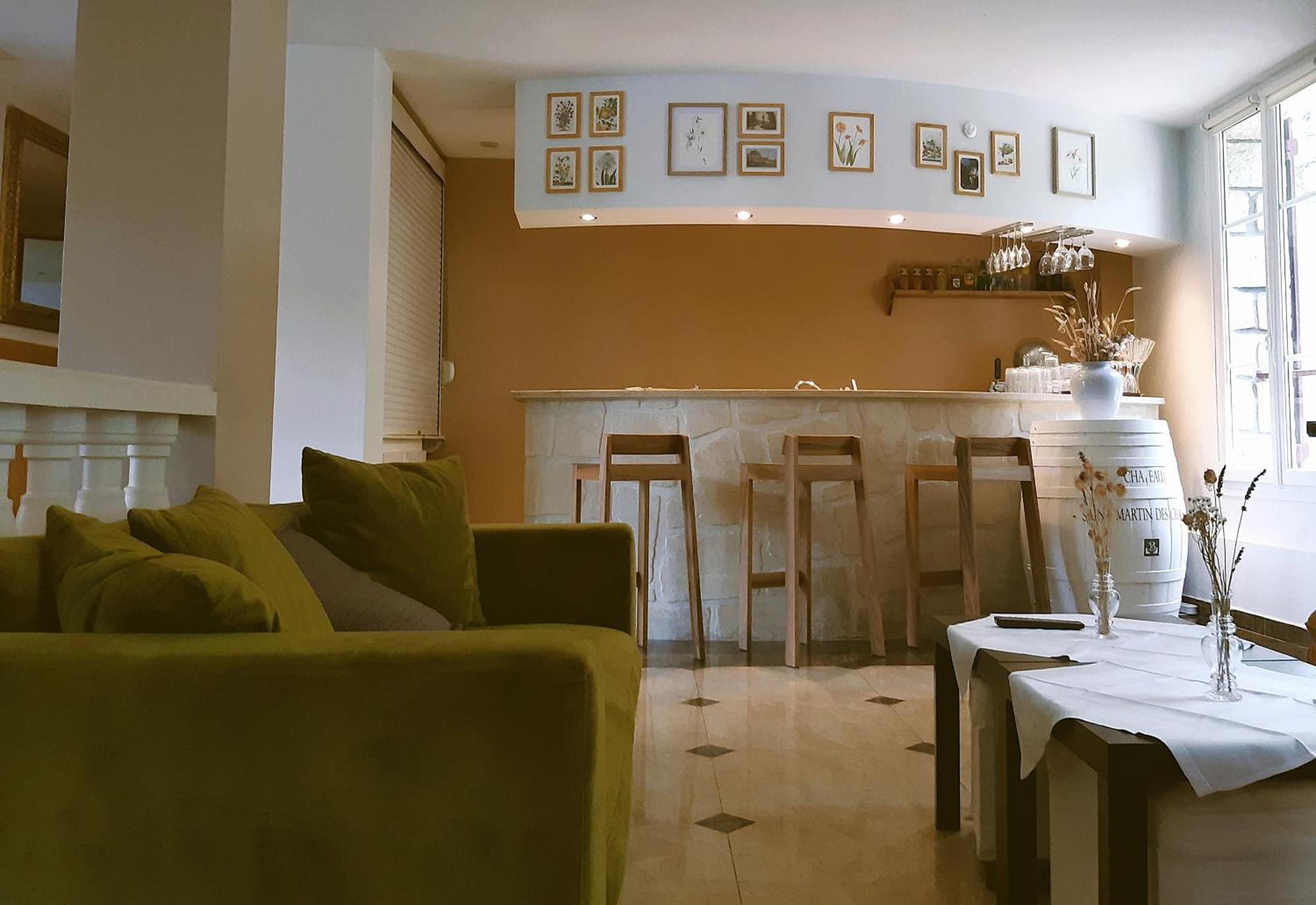 Hostellerie Du Lys Lamorlaye Eksteriør bilde
