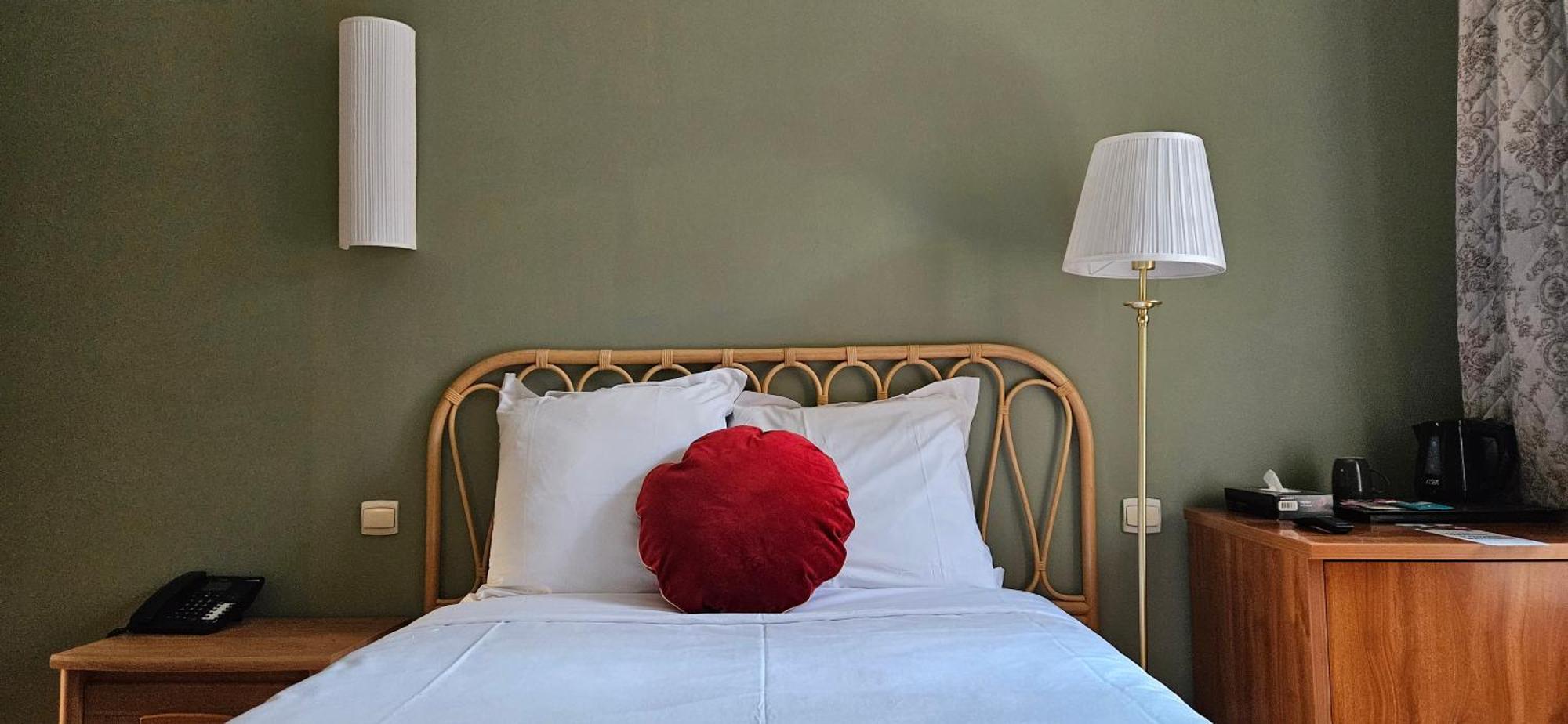 Hostellerie Du Lys Lamorlaye Eksteriør bilde