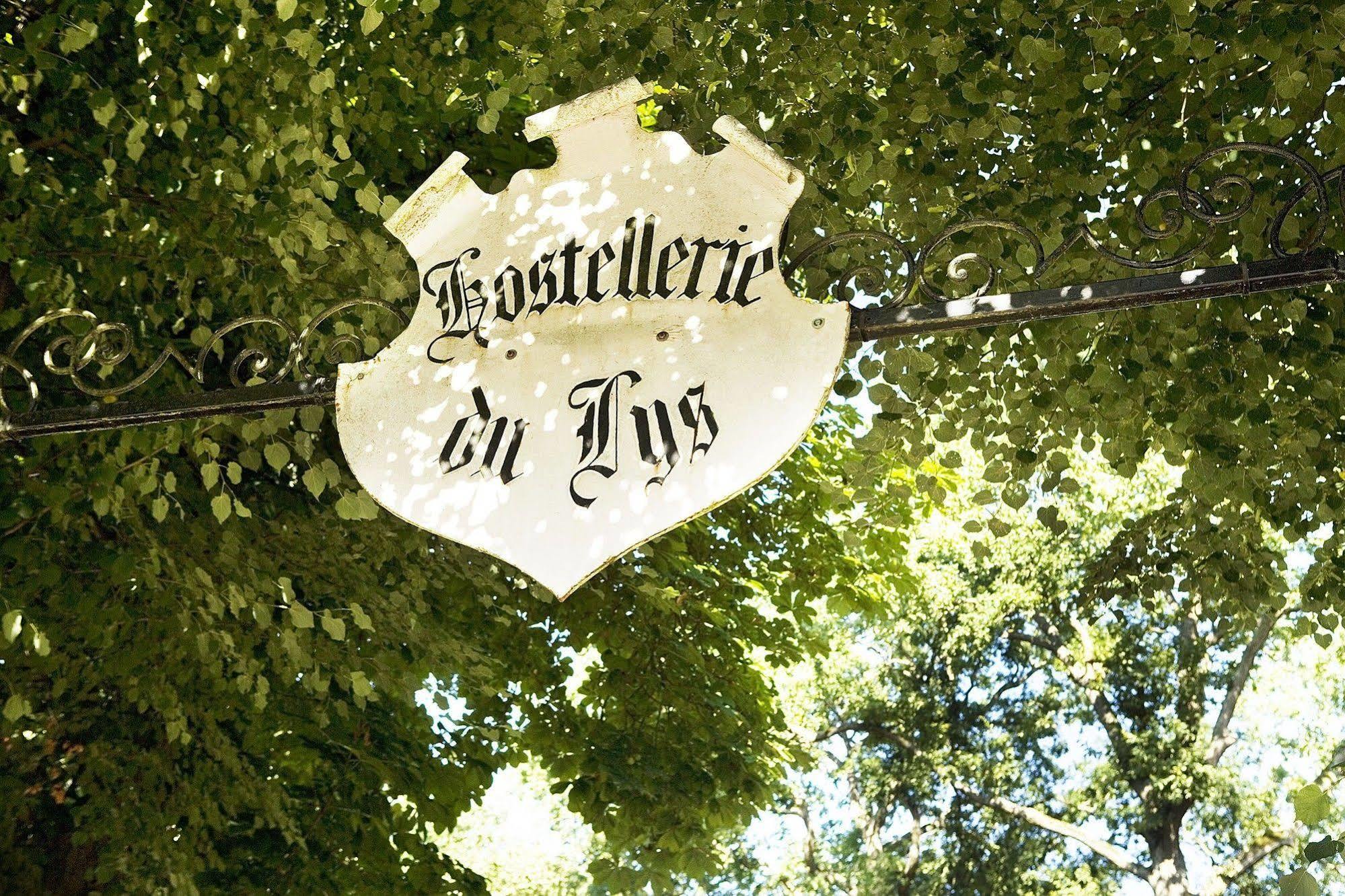Hostellerie Du Lys Lamorlaye Eksteriør bilde