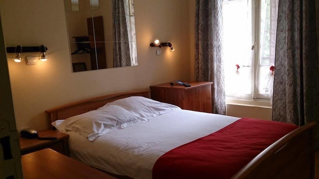 Hostellerie Du Lys Lamorlaye Eksteriør bilde